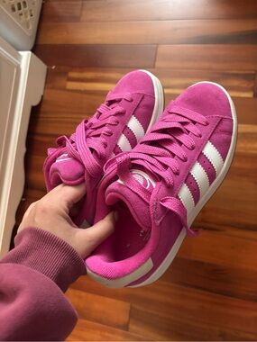 adidas pink and white women's sneakers
